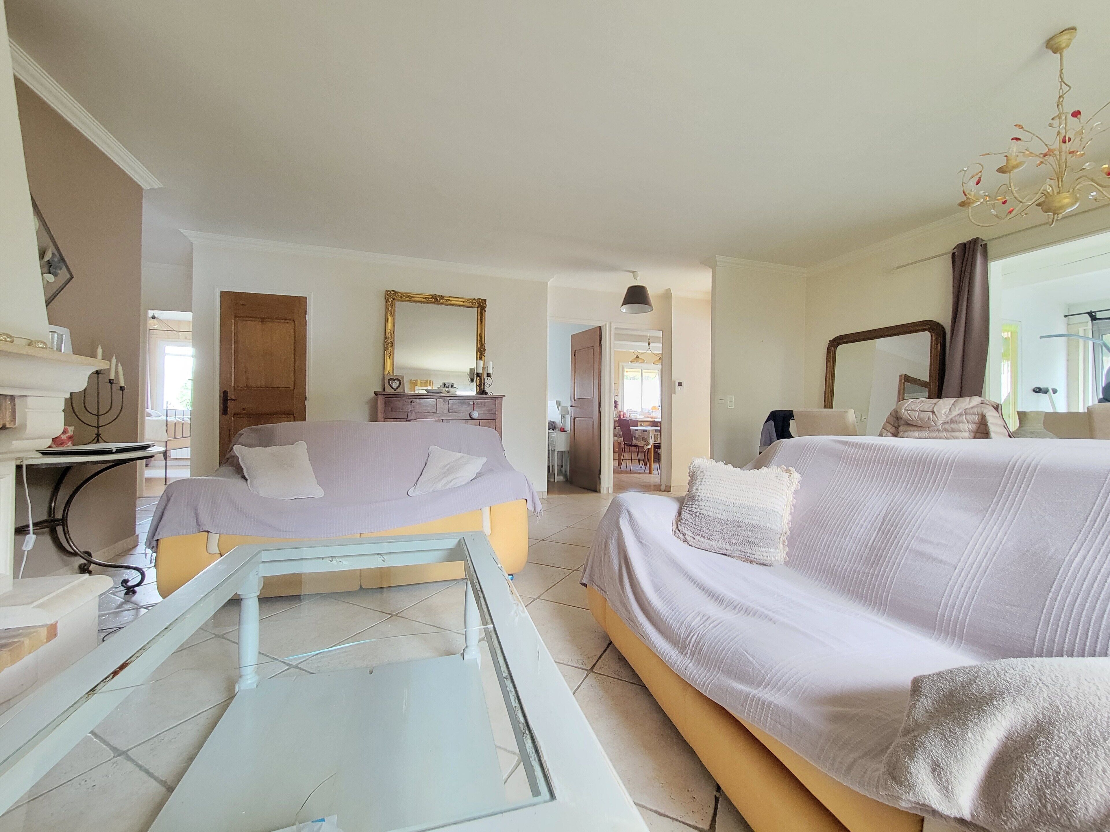 4 chambres, lit parapluie, Wi-Fi, draps fournis