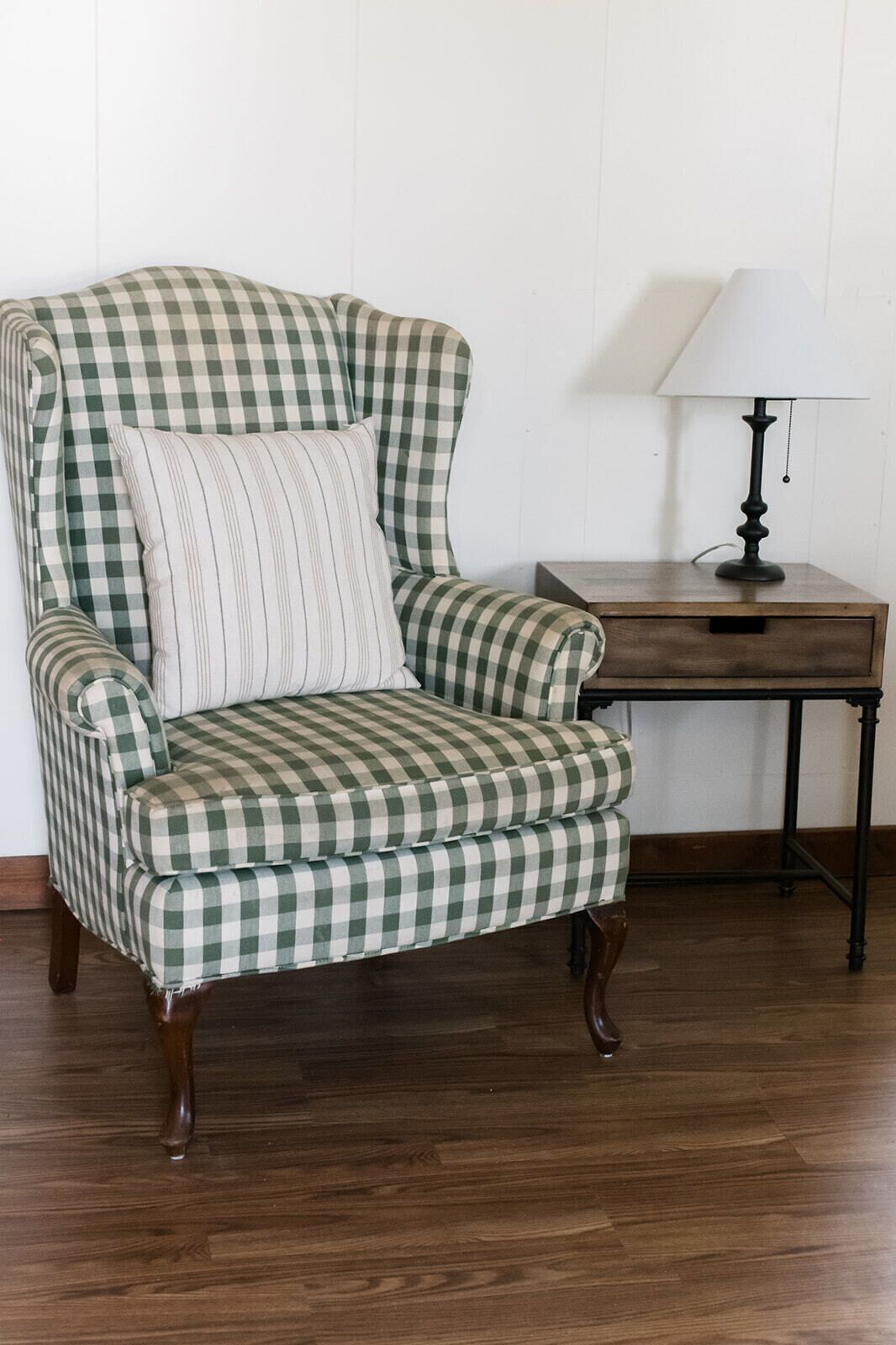 2 bedrooms, laptop workspace, iron/ironing board, free WiFi