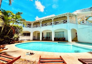 Outdoor pool - Large Villa 2 mins from Mont Choisy Beach (Pamplemousses)