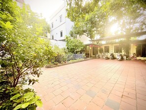 Postazione laptop, insonorizzazione, ferro/asse da stiro, Wi-Fi gratuito