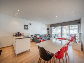 Apartment | Dining