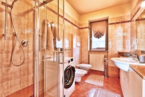 Shower, towels