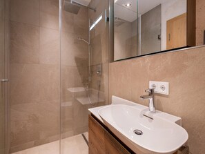 Apartment | Bathroom - Apartment in Tyrol Near Kitzbuhel (Jochberg)