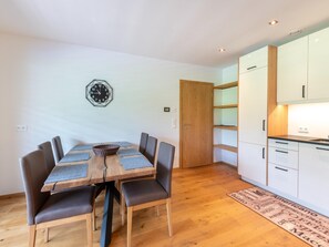Apartment | Dining