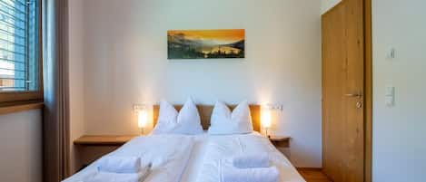Apartment | 3 bedrooms, individually furnished, bed sheets