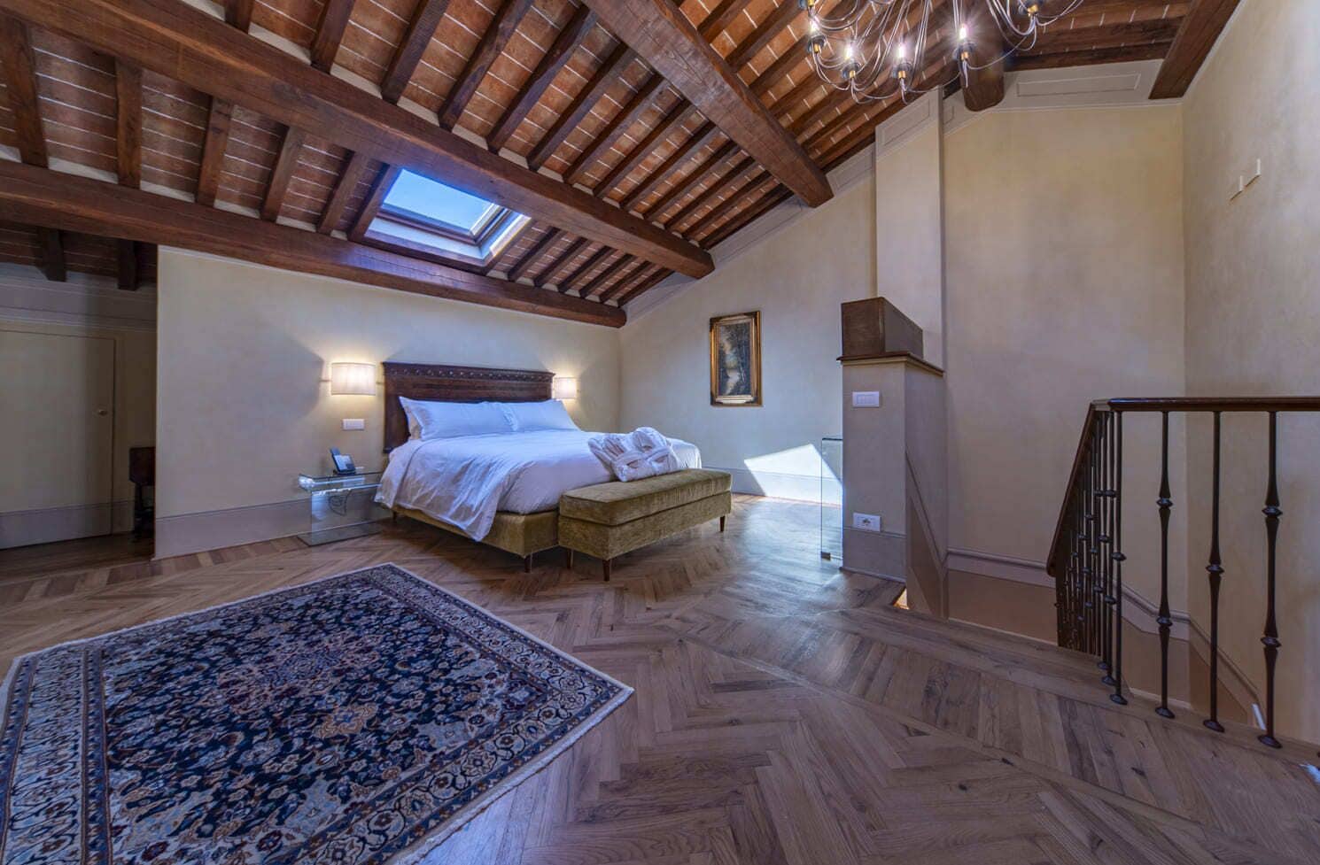 Habitación triple junior | Ropa de cama de alta calidad, edredón y minibar 