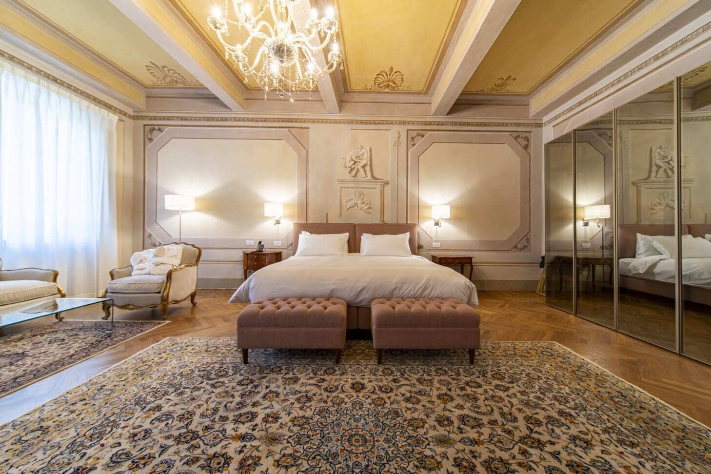 Habitación Deluxe con 1 cama matrimonial o 2 individuales | Ropa de cama de alta calidad, edredón y minibar 