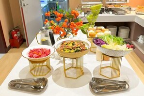 Restaurant - Home Inn Cloud Four Seasons Hotel (Taiyuan Liuxiang Bell Tower Street Scenic Area Branch) (Taiyuan)