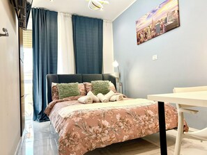 2 bedrooms, desk, iron/ironing board, free WiFi - Luxury B&B Apartment in Parella - Near Turin Center - Métropolitain & Museum (Torino)