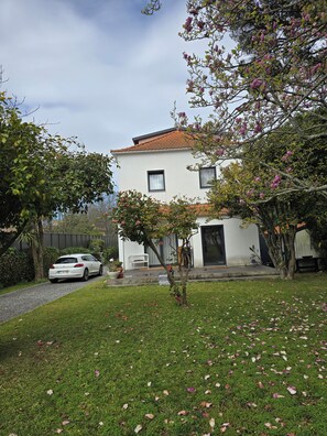 Exterior - Premium house with garden and parking (Porto)