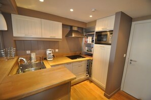 Apartment | Private kitchen - Duinbergen Stay by the Sea (Knokke-Heist)