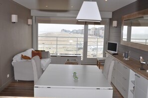 Apartment | Dining - Duinbergen Stay by the Sea (Knokke-Heist)
