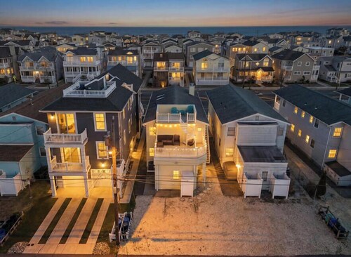 Cozy 3BR/2BA Condo – 5 Minute Walk to Beach & Boardwalk