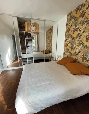 1 bedroom, iron/ironing board, WiFi, bed sheets