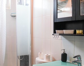 Hair dryer, towels - Charming 2 rooms near Basilica of Saint-Denis (Saint-Denis)