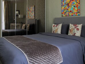 2 habitaciones, tabla de planchar con plancha, wifi y ropa de cama 