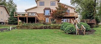 Spacious 4-bedroom 3-bathroom lake house on Shriner Lake in Columbia City.