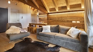Smart TV, fireplace - Alpen Chalet - Two Bedroom Apartment, Sleeps 6 (Ponte di legno)