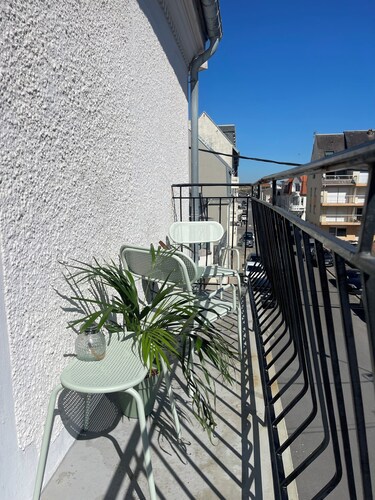 100% renovated 4/6P apartment!