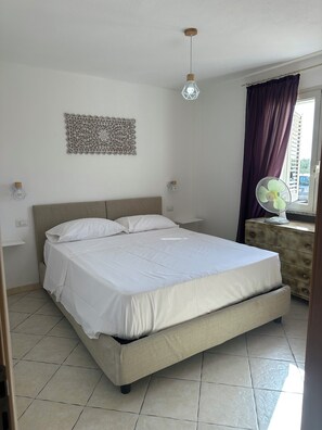 2 bedrooms, iron/ironing board, WiFi