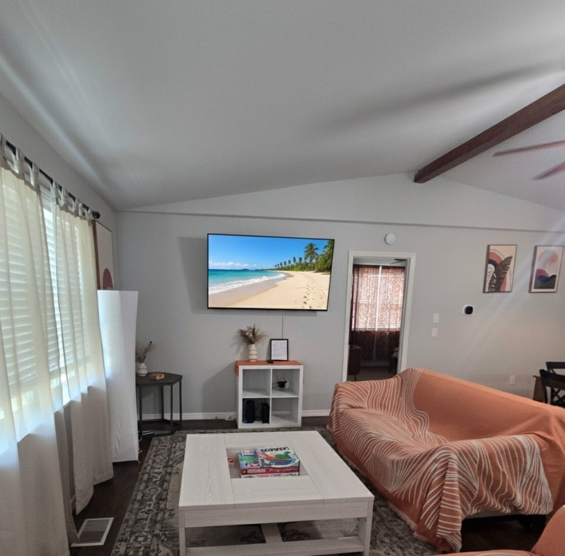 Smart-TV, Tischfußball, Computerbildschirme