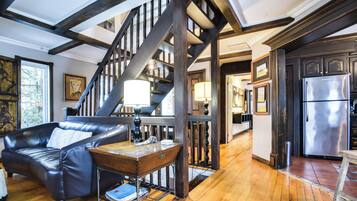 Bao gồm bữa sáng buffet hàng ngày