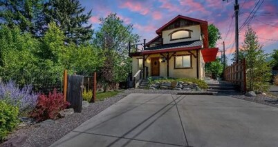 Fantastic Basement Bungalow close to downtown - Riverfront Neighborhood