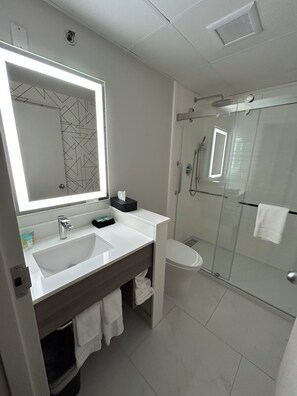 Bathroom - Park Inn (Colchester)
