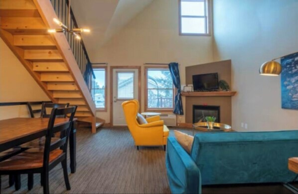 Living area - Tremblant L'Évasion-Your Ideal Retreat! (Mont-Tremblant)