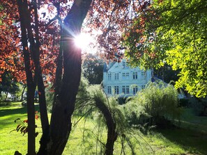 Front of property - Château Picol (Lencloitre)