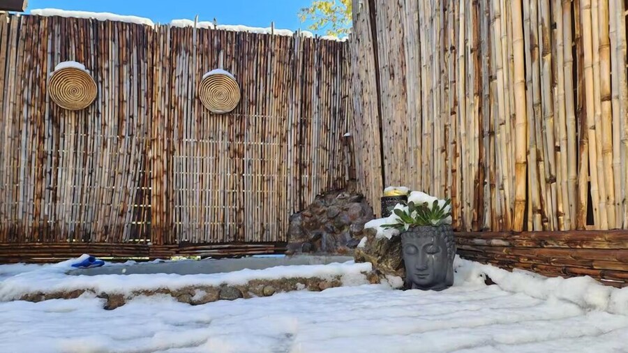 Cabaña con jacuzzi exterior