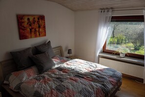 2 bedrooms, WiFi, bed sheets