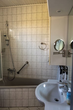 Hair dryer, towels, soap, toilet paper - Vacation cottage40 Blumenthal (Blumenthal)