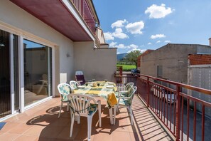 Outdoor dining - Ca l'Agnès: tranquility and nature (Oliana)