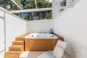 Bain à remous extérieur