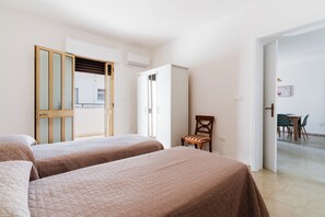 3 chambres, fer et planche à repasser, accès Internet