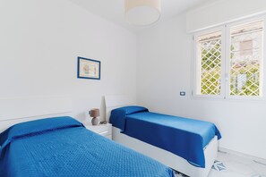 2 slaapkamers, een strijkplank/strijkijzer