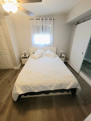 1 bedroom, WiFi, bed sheets - Charming 1 bed suite with AC and WiFi in Lakeland (Lakeland)