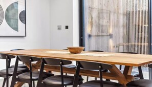 Dining - Luxurious 5-Bedroom Retreat Near Tottenham Hotspur Stadium (London)