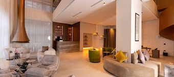 SUITES BY LE REVE 