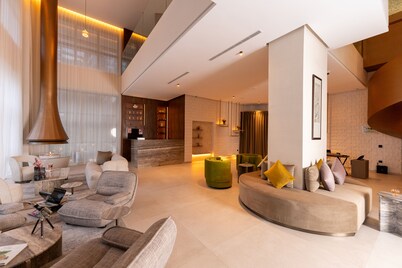 SUITES BY LE REVE 
