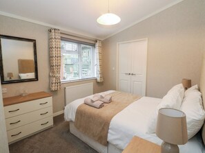 2 bedrooms, individually decorated, individually furnished, free WiFi