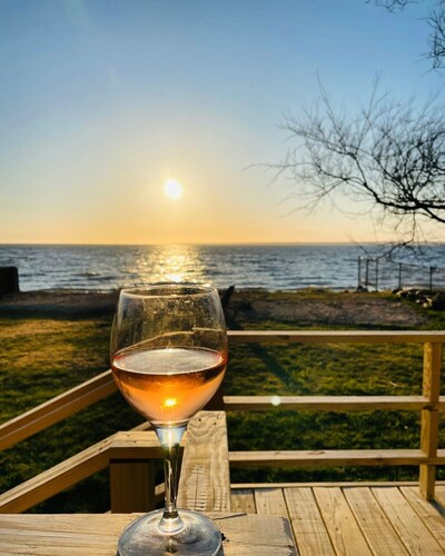 Waterfront Designer Retreat | Stunning Sunsets! 5 minutes to the beach!