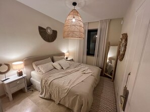3 slaapkamers, een kluis op de kamer, wifi, beddengoed