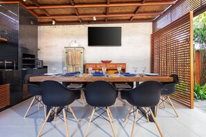 BBQ/picnic area - Bz70 Casa Piscina 650m da Rua das Pedras (Buzios)