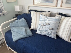 1 chambre, lit parapluie, Wi-Fi gratuit, draps fournis