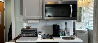 Sunny, cozy studio with ocean views in the heart of Ocean City NJ!