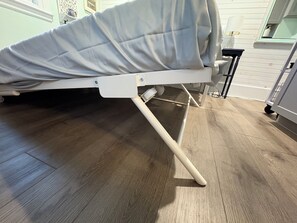 1 bedroom, travel cot, free WiFi, bed sheets
