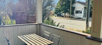 Relaxing Escape with Balcony Views and BBQ