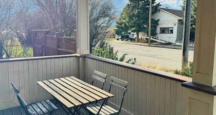 Relaxing Escape with Balcony Views and BBQ